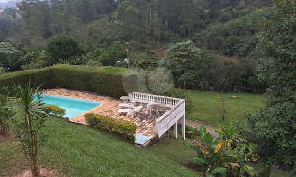  Casa em Condomínio Fechado na Serra da Cantareira! Espetacular Conta com 3.100 metros de Terreno!!