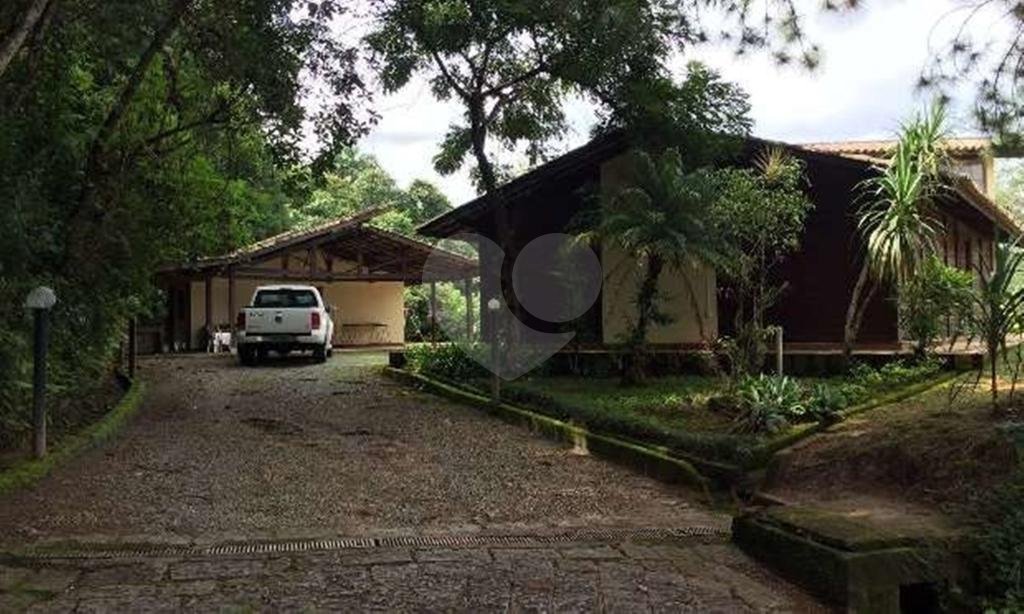  Casa em Condomínio Fechado na Serra da Cantareira! Espetacular Conta com 3.100 metros de Terreno!!