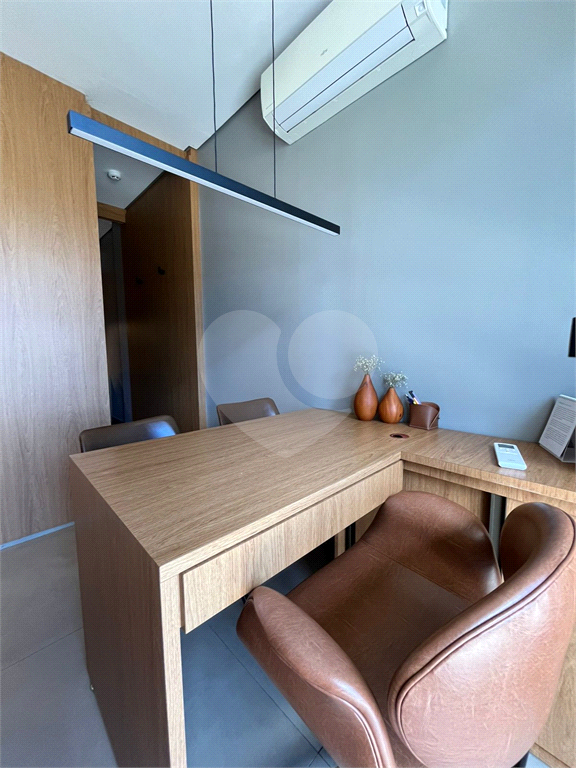 Conjunto comercial venda ou locação em Pinheiros - Mobiliado - Designer Francisco Cálio 