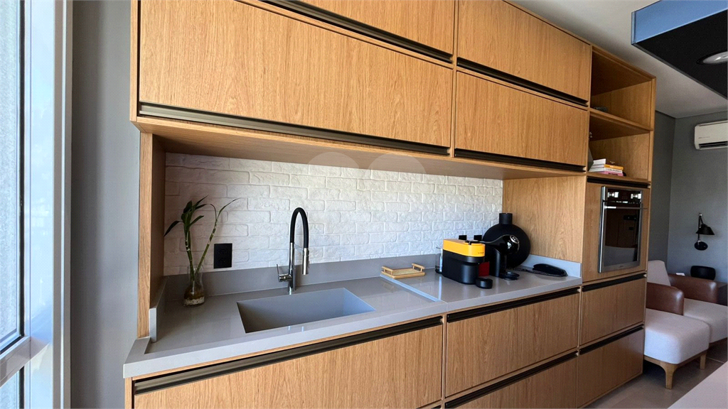 Conjunto comercial venda ou locação em Pinheiros - Mobiliado - Designer Francisco Cálio 