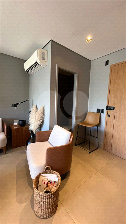 Conjunto comercial venda ou locação em Pinheiros - Mobiliado - Designer Francisco Cálio 