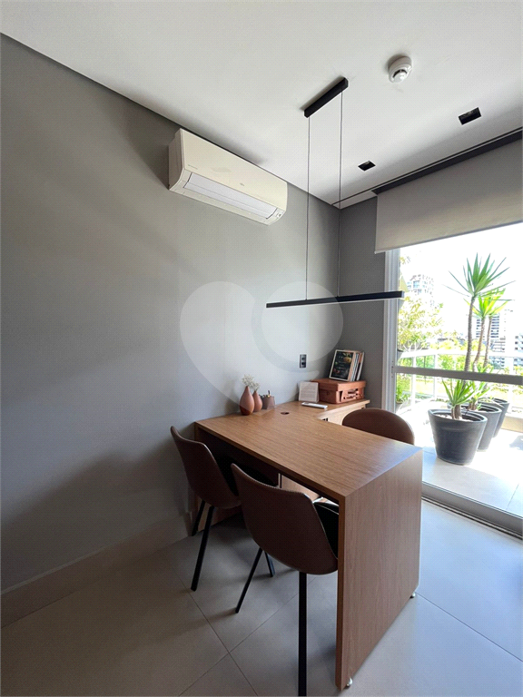 Conjunto comercial venda ou locação em Pinheiros - Mobiliado - Designer Francisco Cálio 