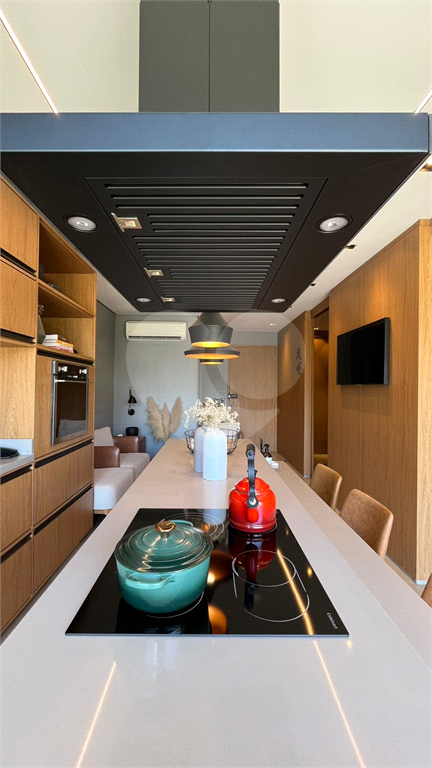 Conjunto comercial venda ou locação em Pinheiros - Mobiliado - Designer Francisco Cálio 