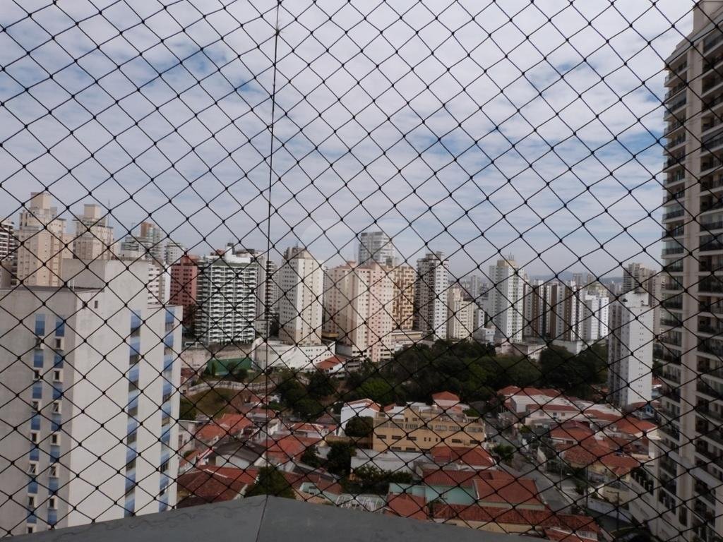 Apartamento na Água Fria rico em armários embutidos