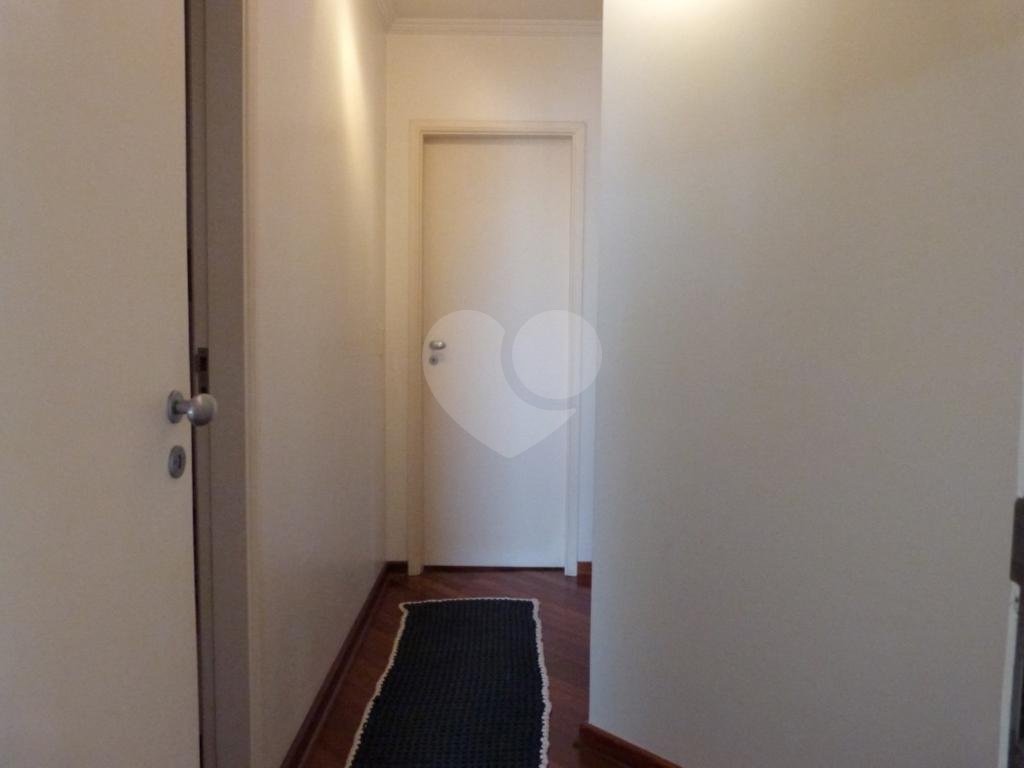 Apartamento na Água Fria rico em armários embutidos