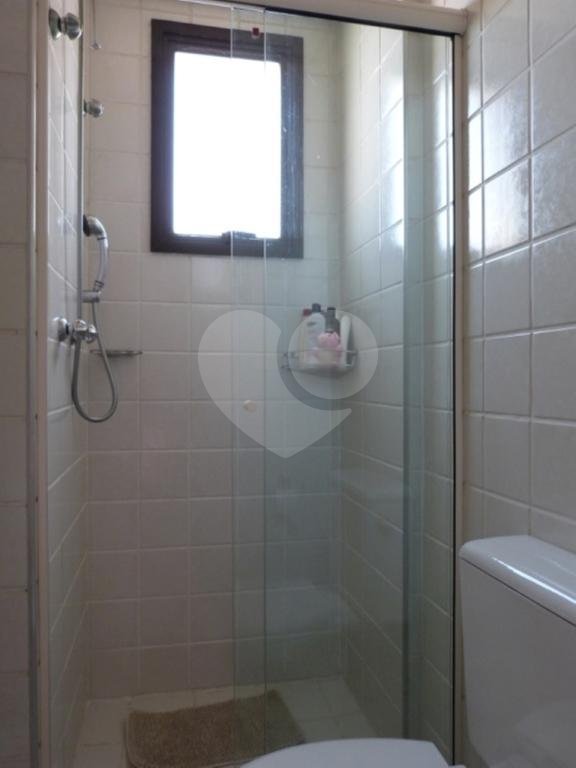 Apartamento na Água Fria rico em armários embutidos