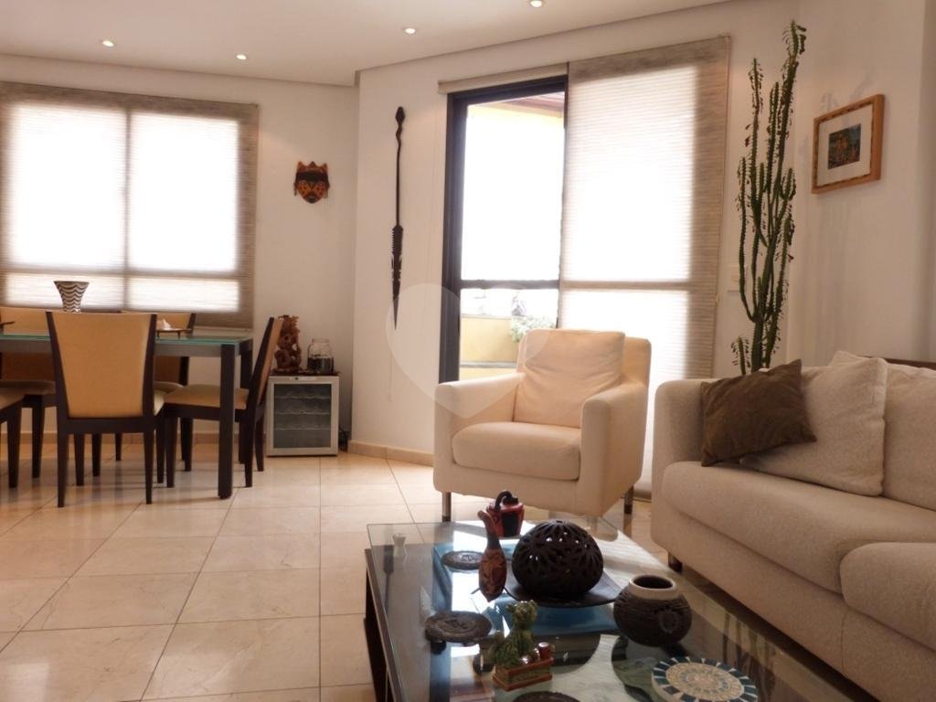 Apartamento na Água Fria rico em armários embutidos