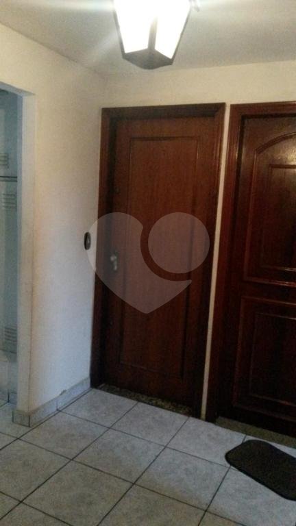 Apartamento amplo e aconchegante, no andar térreo, com 03 dormitórios, a 3 km do metrô Tucuruvi.