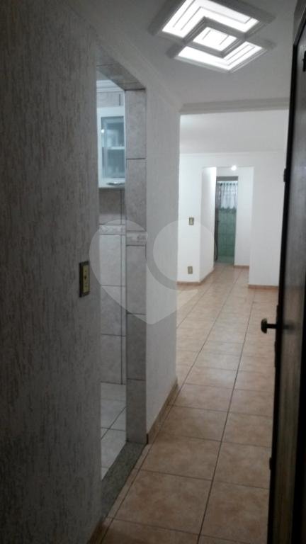 Apartamento amplo e aconchegante, no andar térreo, com 03 dormitórios, a 3 km do metrô Tucuruvi.