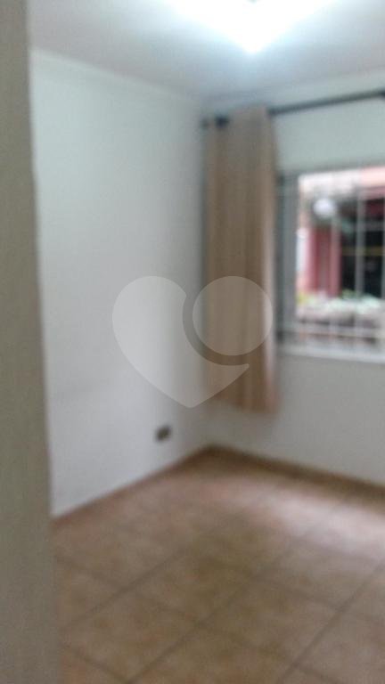 Apartamento amplo e aconchegante, no andar térreo, com 03 dormitórios, a 3 km do metrô Tucuruvi.
