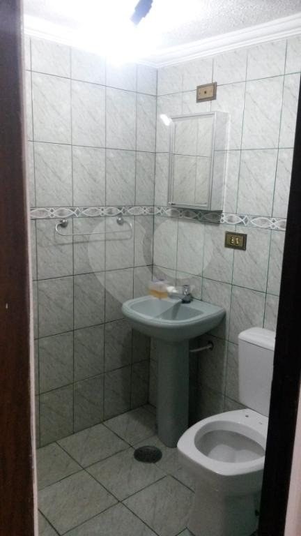 Apartamento amplo e aconchegante, no andar térreo, com 03 dormitórios, a 3 km do metrô Tucuruvi.
