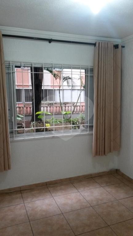 Apartamento amplo e aconchegante, no andar térreo, com 03 dormitórios, a 3 km do metrô Tucuruvi.