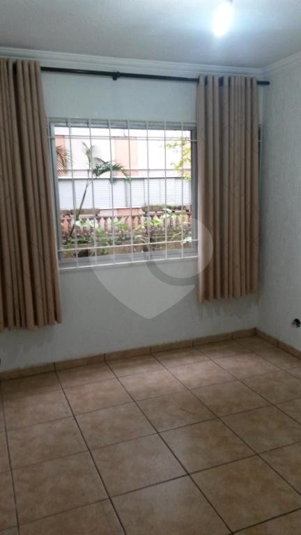 Apartamento amplo e aconchegante, no andar térreo, com 03 dormitórios, a 3 km do metrô Tucuruvi.