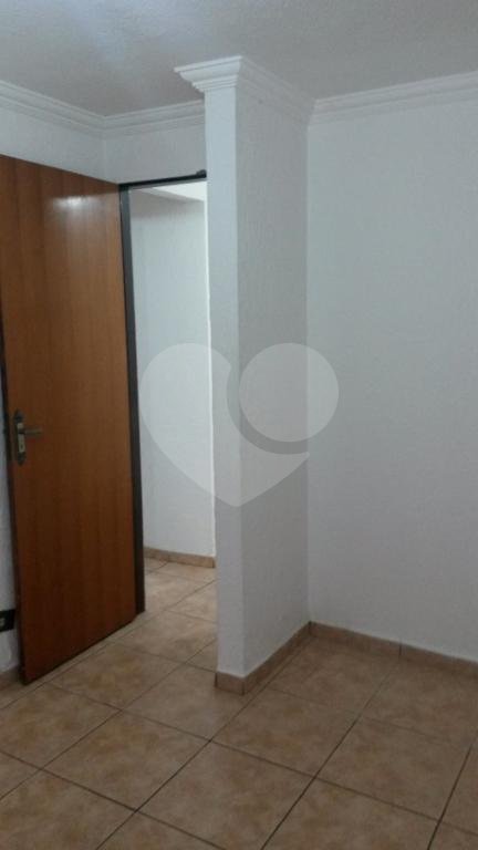 Apartamento amplo e aconchegante, no andar térreo, com 03 dormitórios, a 3 km do metrô Tucuruvi.