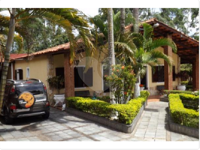 Casa Térrea na Serra da Cantareira em Condomínio Fechado porteira fechada vende com tudo dentro!!