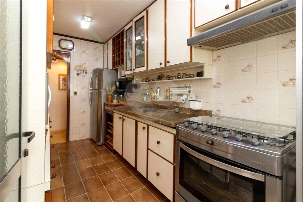 Oportunidade - abaixo da avaliação. Excelente apartamento com dois amplos dormitórios 