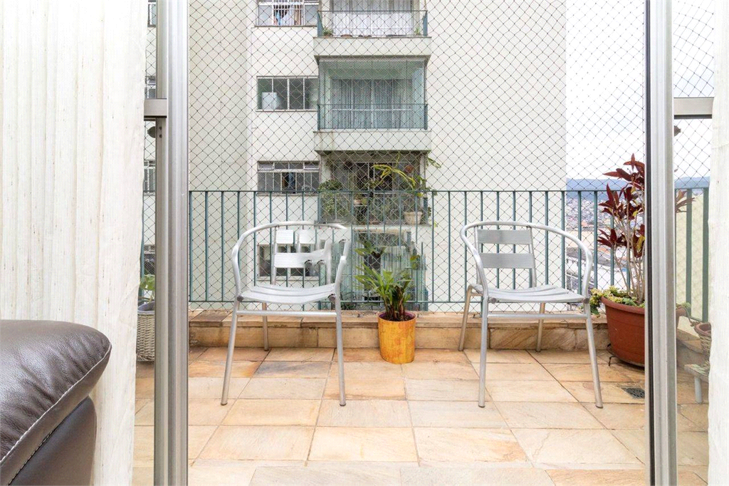 Oportunidade - abaixo da avaliação. Excelente apartamento com dois amplos dormitórios 