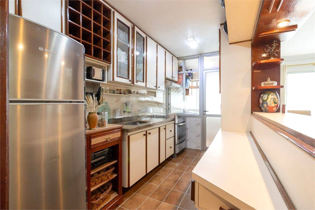 Oportunidade - abaixo da avaliação. Excelente apartamento com dois amplos dormitórios 