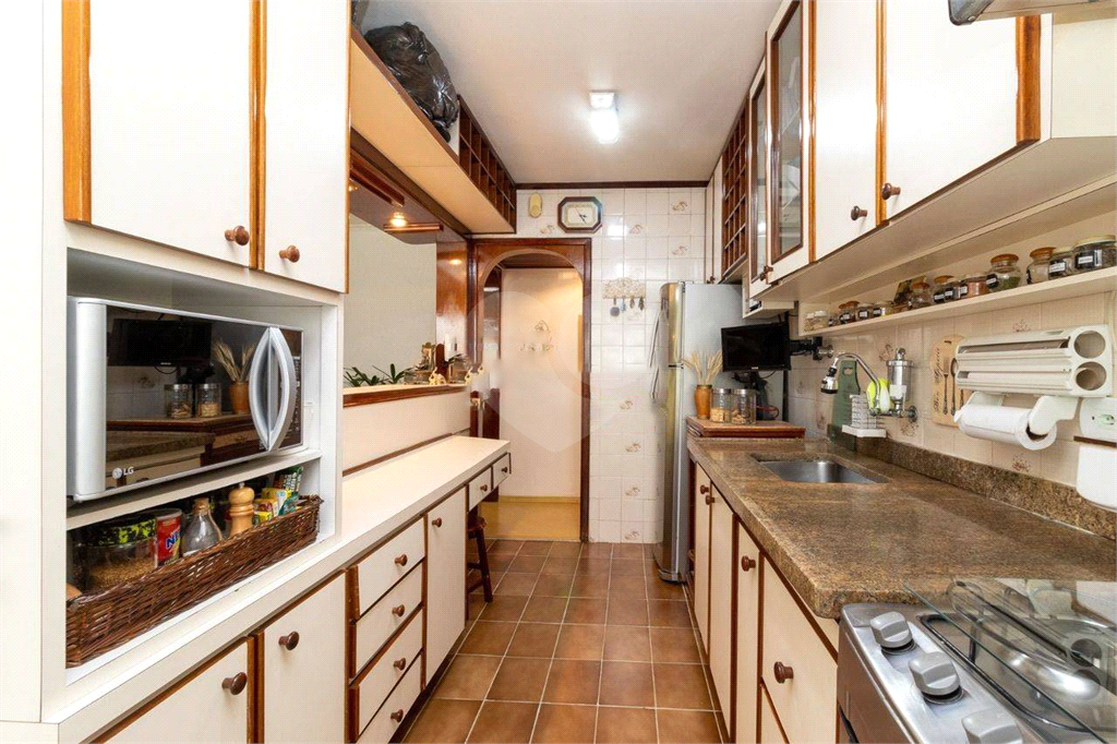 Oportunidade - abaixo da avaliação. Excelente apartamento com dois amplos dormitórios 