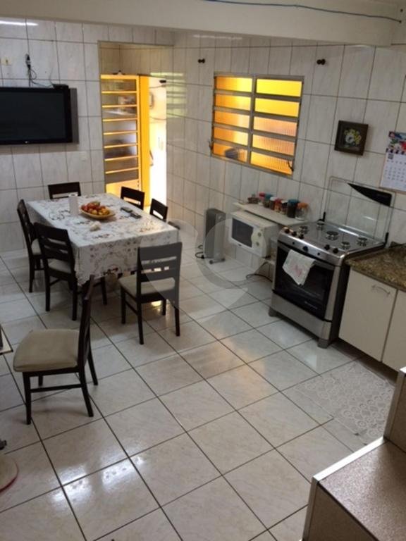 Excelente Imóvel para Renda com duas moradias e fácil acesso para o metro