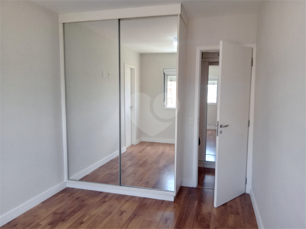 Apartamento à venda em Santa Terezinha em andar alto com varanda gourmet.