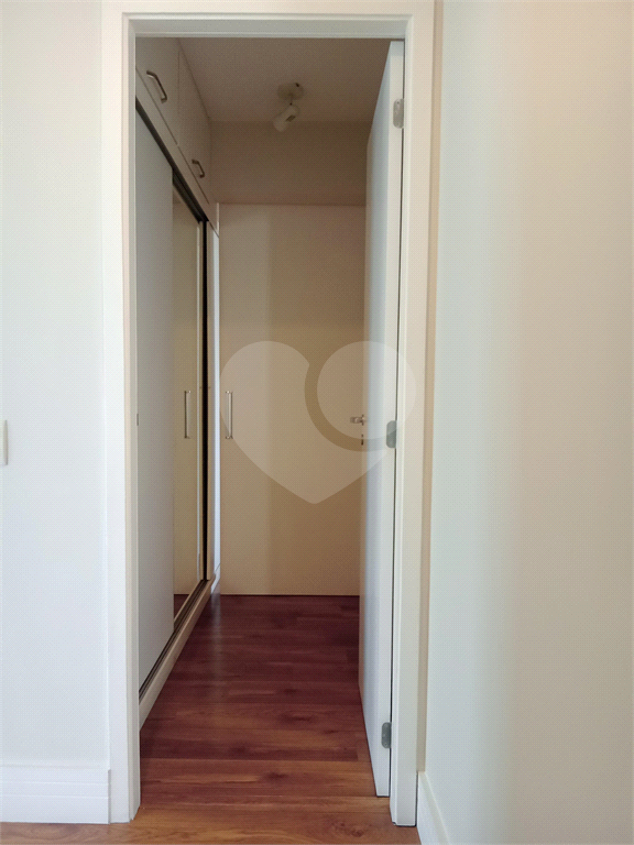 Apartamento à venda em Santa Terezinha em andar alto com varanda gourmet.