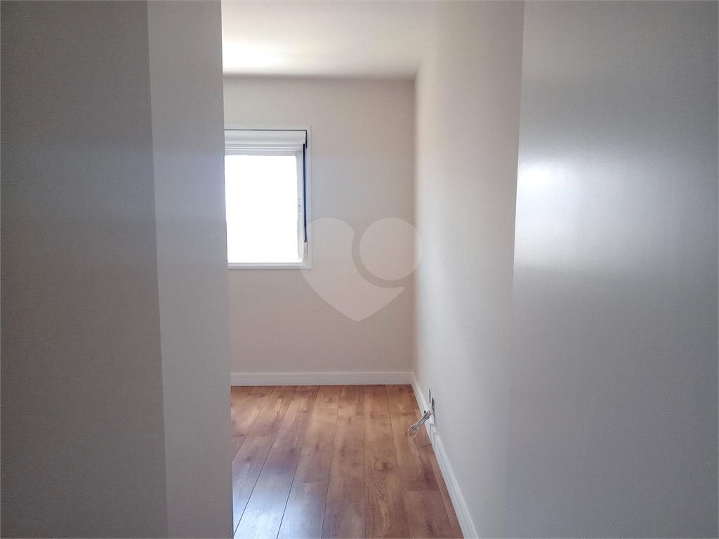 Apartamento à venda em Santa Terezinha em andar alto com varanda gourmet.