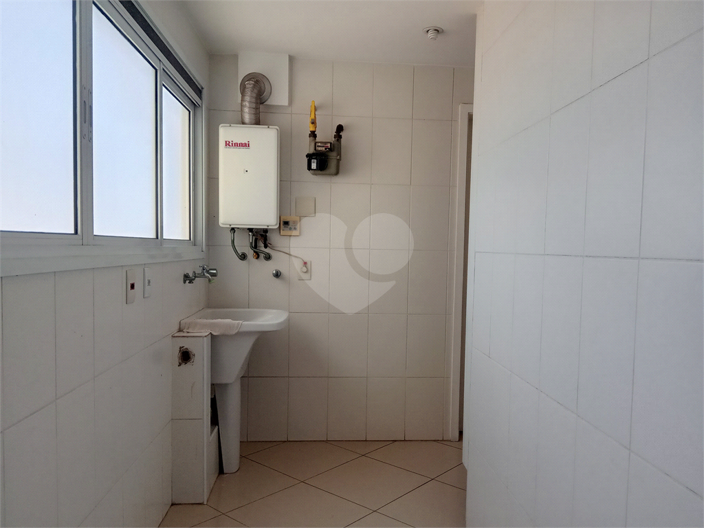Apartamento à venda em Santa Terezinha em andar alto com varanda gourmet.