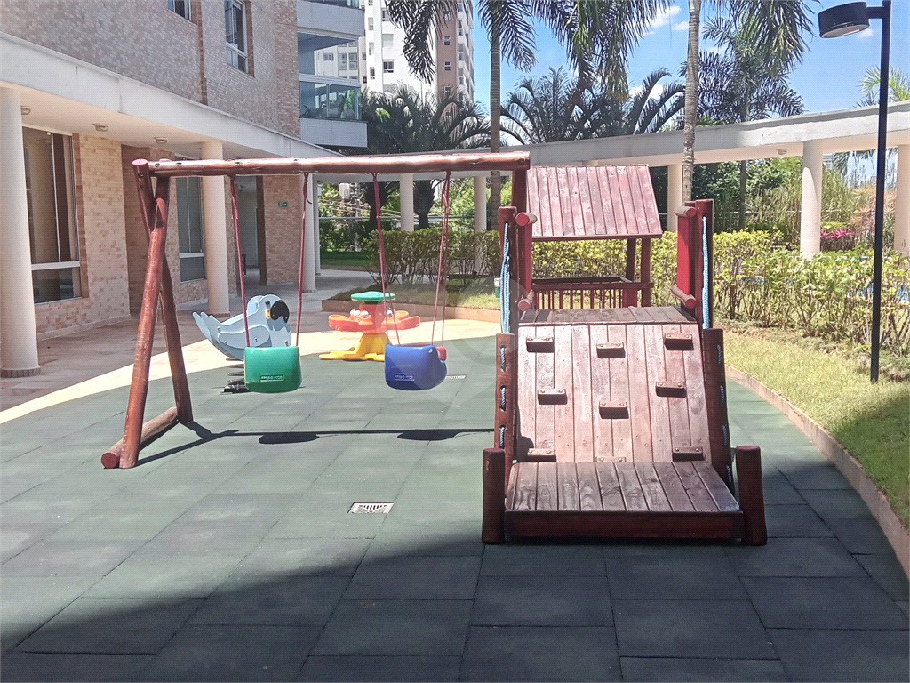Apartamento à venda em Santa Terezinha em andar alto com varanda gourmet.
