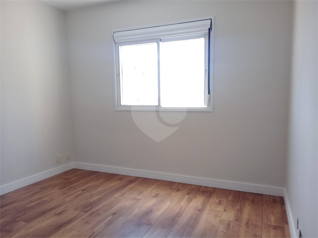 Apartamento à venda em Santa Terezinha em andar alto com varanda gourmet.