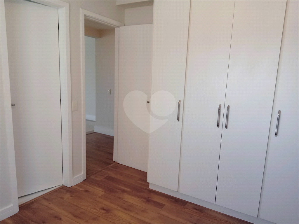 Apartamento à venda em Santa Terezinha em andar alto com varanda gourmet.