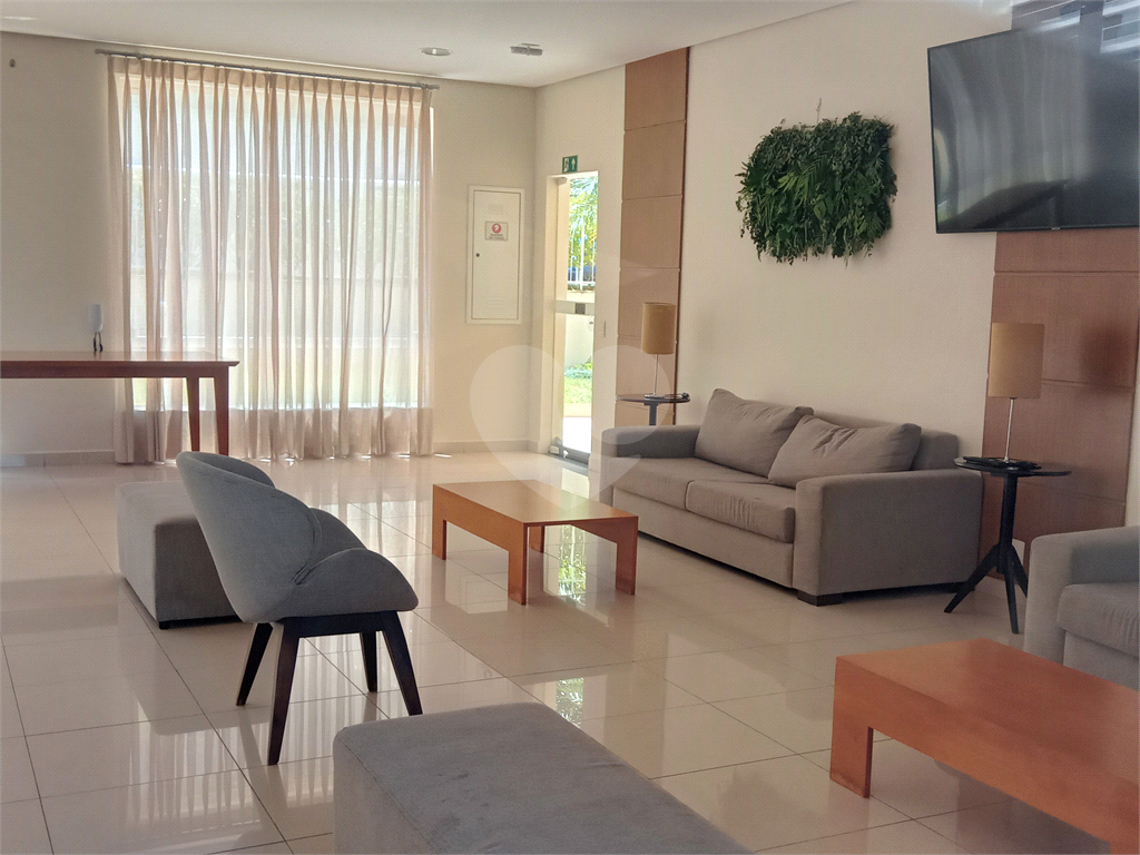 Apartamento à venda em Santa Terezinha em andar alto com varanda gourmet.