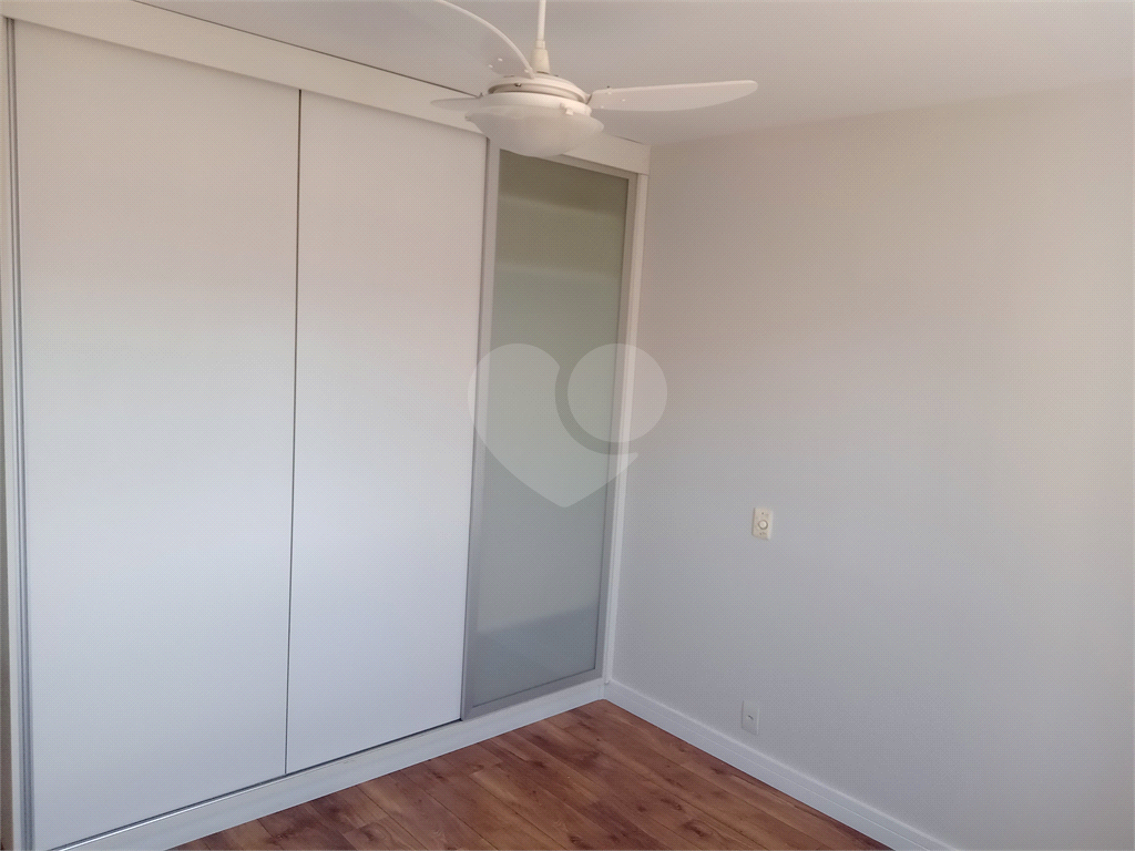 Apartamento à venda em Santa Terezinha em andar alto com varanda gourmet.