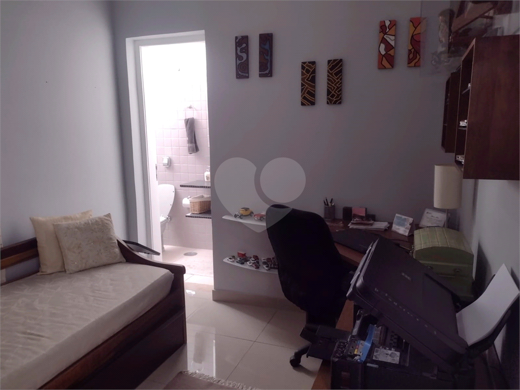 Sobrado à venda com 3 quartos, 200m² - Foto 32