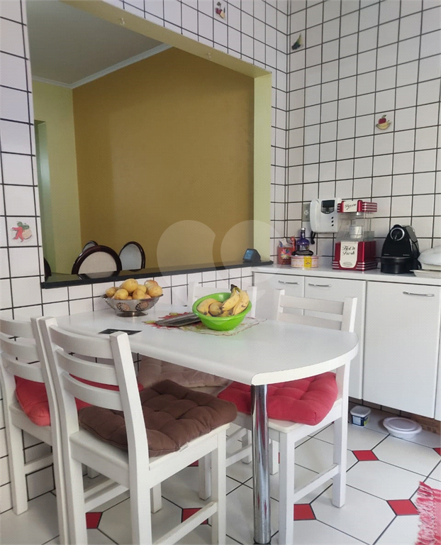 Excelente sobrado muito bem construído!