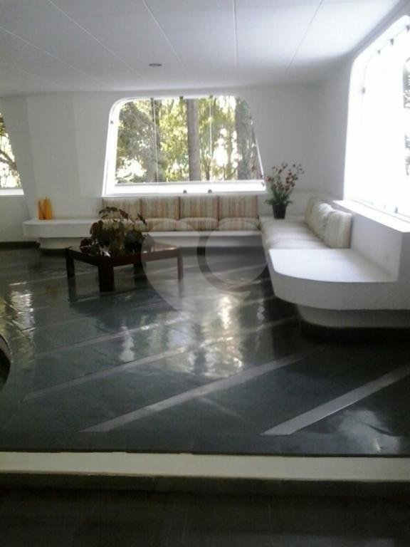 APARTAMENTO em JARDIM FLORESTA