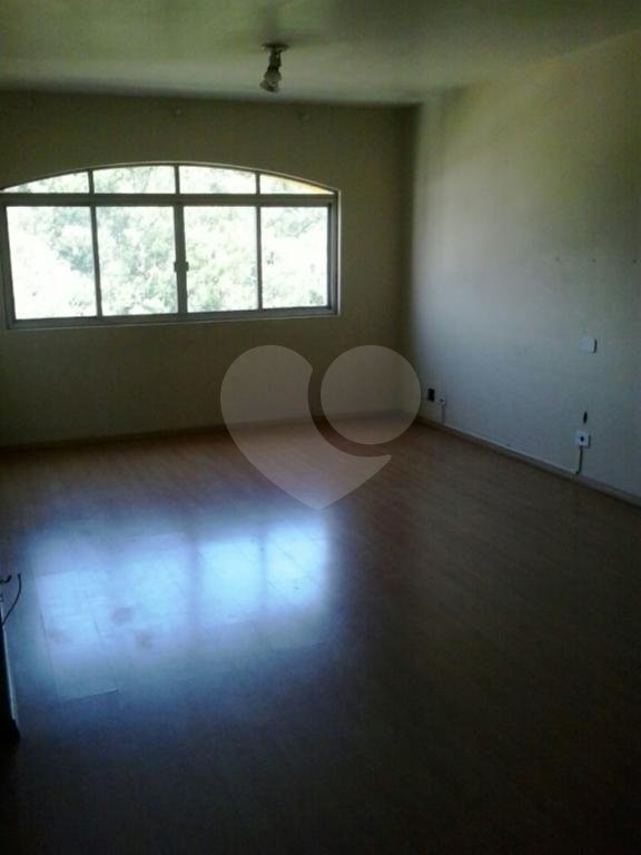 APARTAMENTO em JARDIM FLORESTA