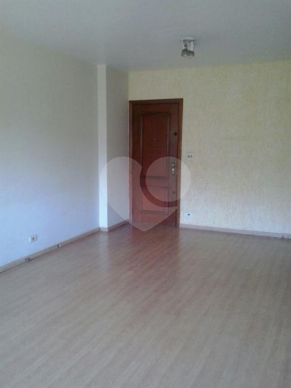 APARTAMENTO em JARDIM FLORESTA