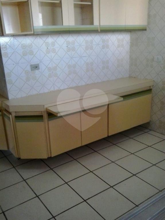 APARTAMENTO em JARDIM FLORESTA