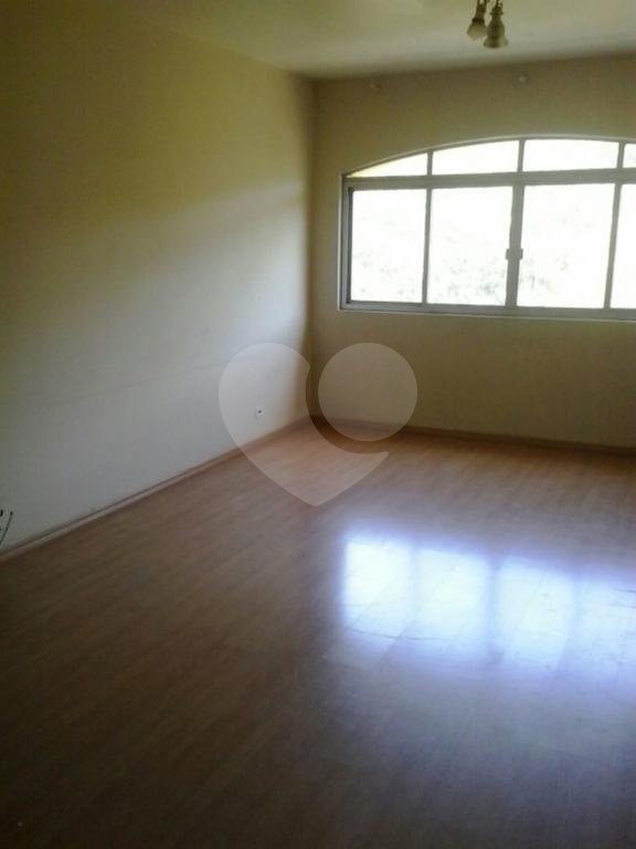 APARTAMENTO em JARDIM FLORESTA