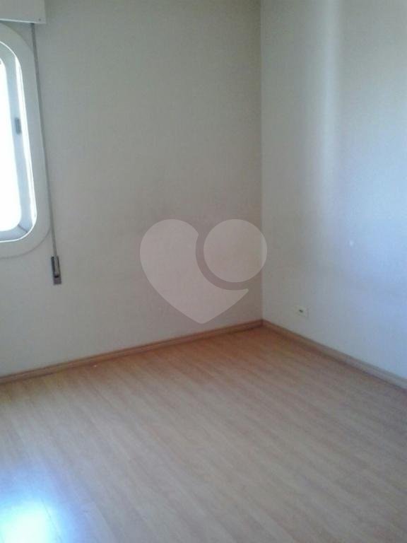 APARTAMENTO em JARDIM FLORESTA