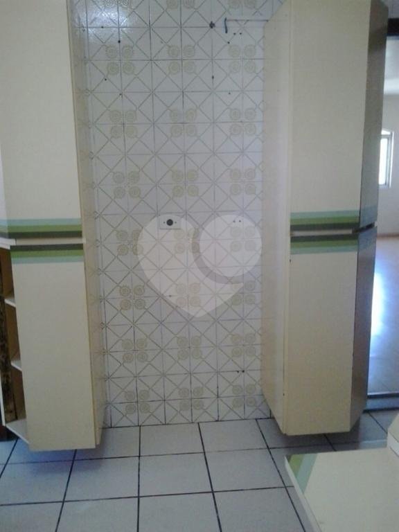APARTAMENTO em JARDIM FLORESTA