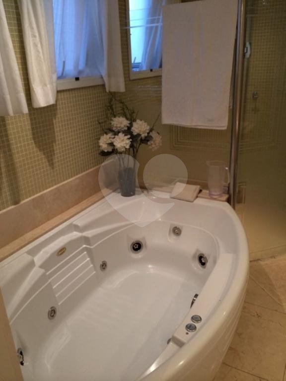APARTAMENTO em ANÁLIA FRANCO
