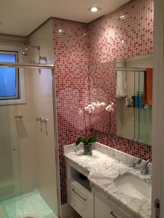APARTAMENTO em ANÁLIA FRANCO