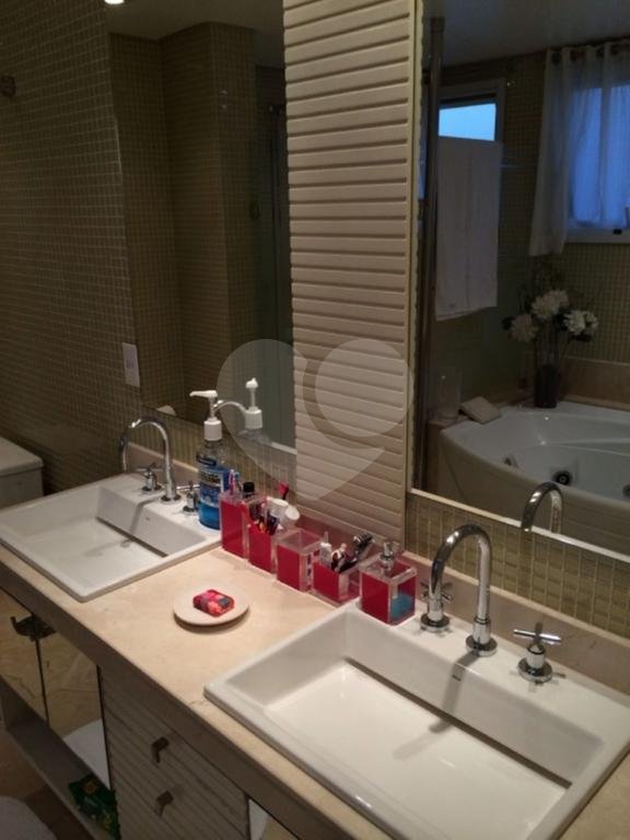 APARTAMENTO em ANÁLIA FRANCO