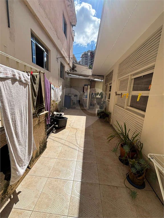 Casa à venda em excelente localização, situada na Avenida Santa Inês, travessa da Voluntários da Pátria.