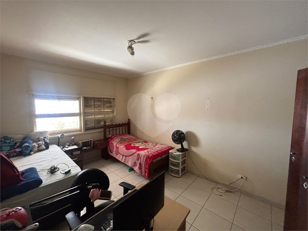 Casa à venda em excelente localização, situada na Avenida Santa Inês, travessa da Voluntários da Pátria.