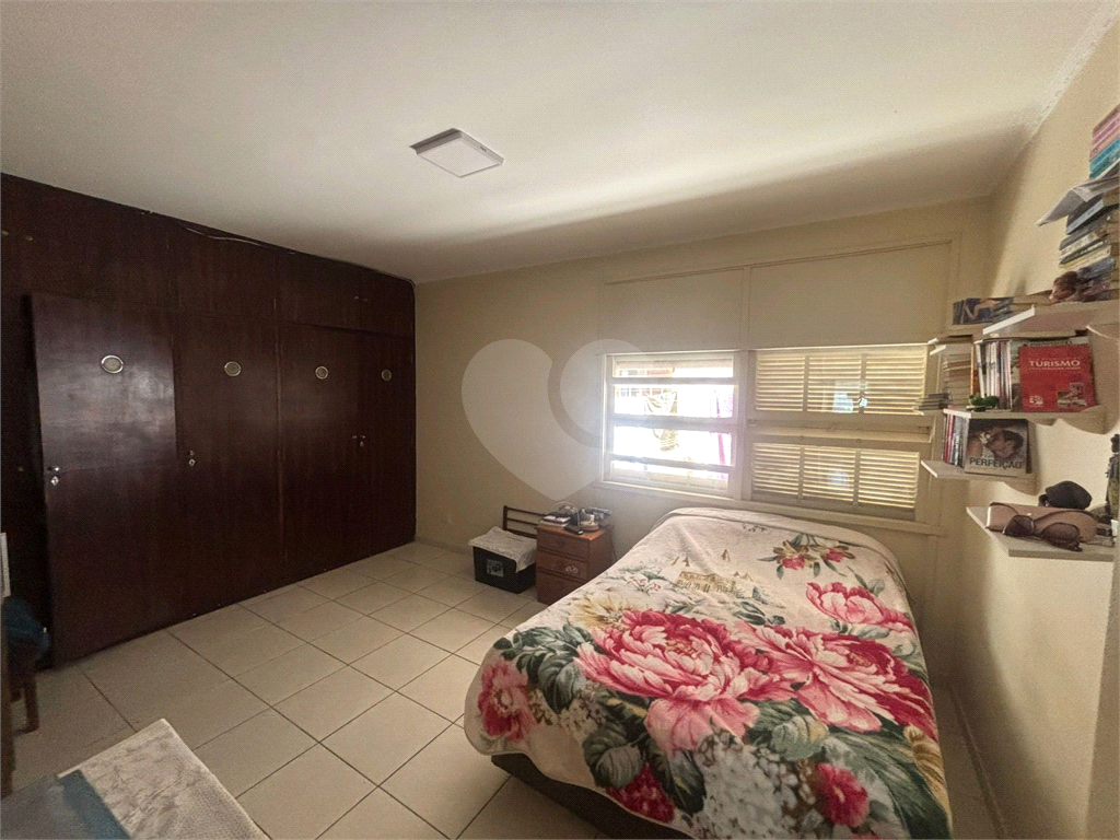 Casa à venda em excelente localização, situada na Avenida Santa Inês, travessa da Voluntários da Pátria.