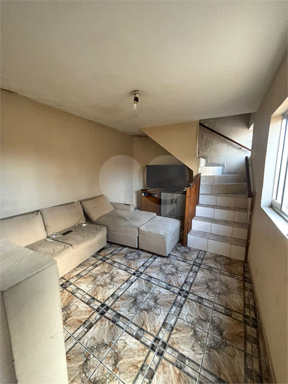 Casa à venda em excelente localização, situada na Avenida Santa Inês, travessa da Voluntários da Pátria.