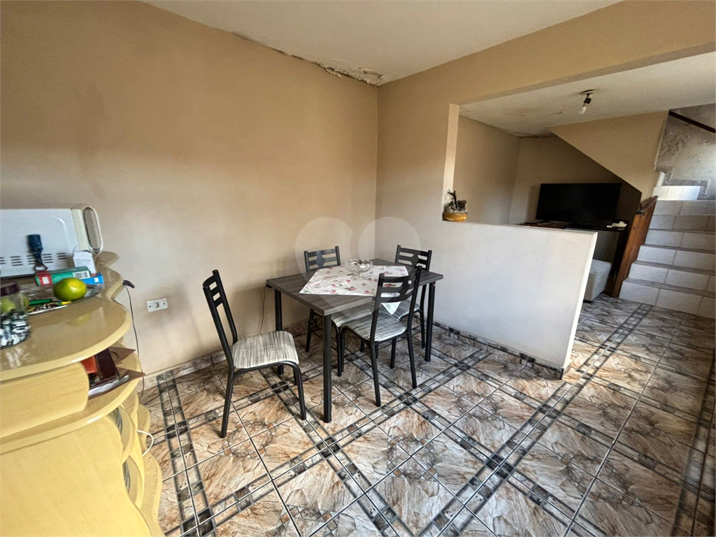 Casa à venda em excelente localização, situada na Avenida Santa Inês, travessa da Voluntários da Pátria.